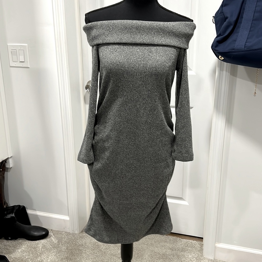 Never Worn Off the shoulder maternity dress